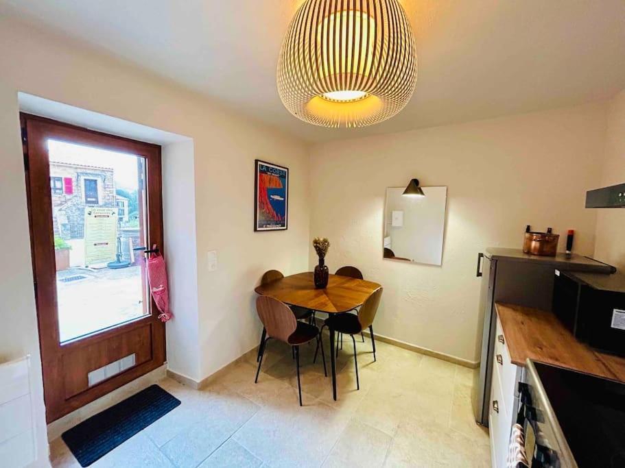 Charmant Petit Appartement Place De L Eglise Piana  Exterior foto
